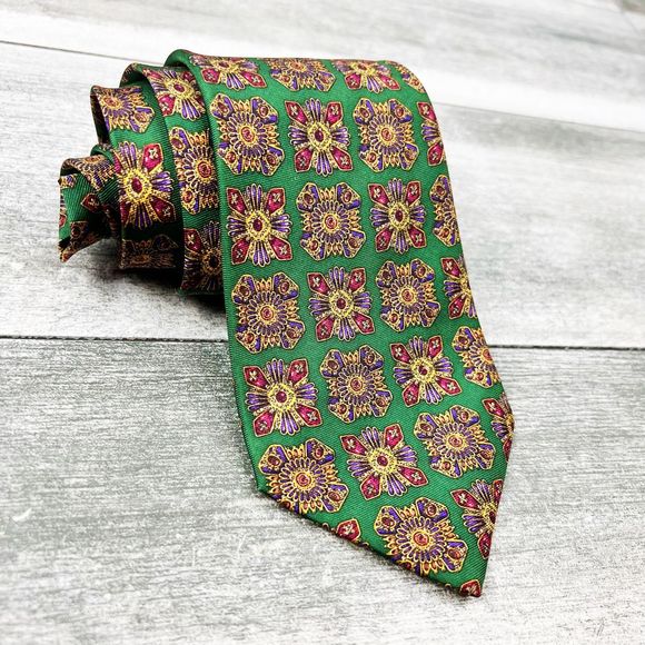 CHANEL Other - Chanel printed silk tie